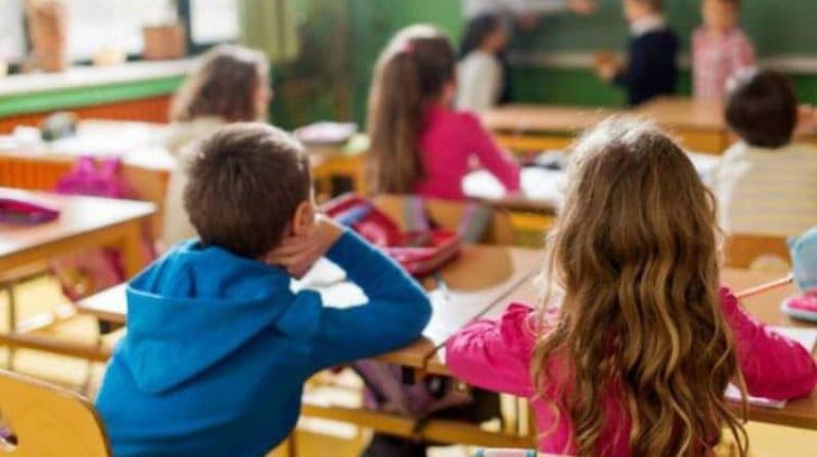 Peste 450 de elevi învață în clădiri neautorizate: Nereguli la Ministerul Educației
