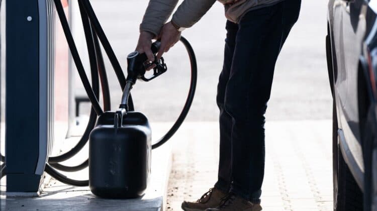 Prețul benzinei scade cu 26 de bani: ANRE anunță noile tarife pentru 5 iunie