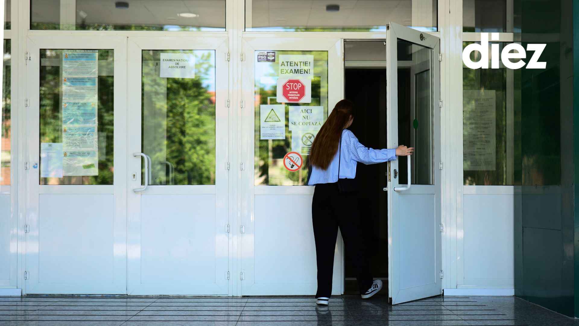Elevii din școlile cu predare în limba română susțin examenul de bacalaureat pe 5 iunie