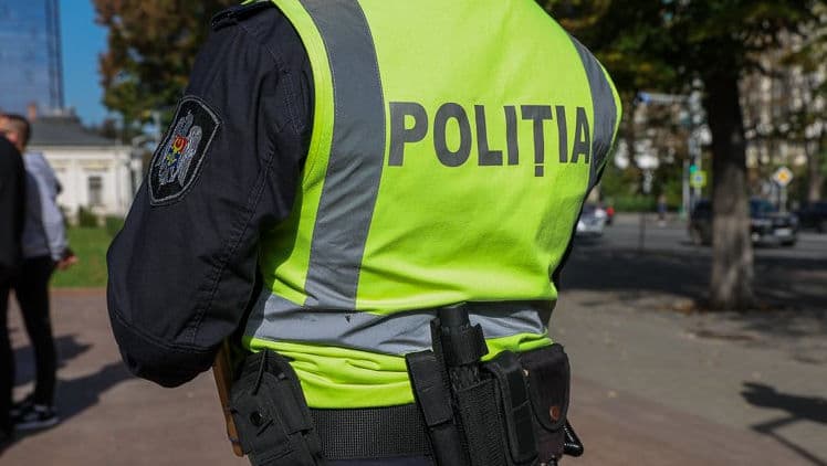 Atenție la pozele din vacanță: hoții pot profita de ele, avertizează poliția