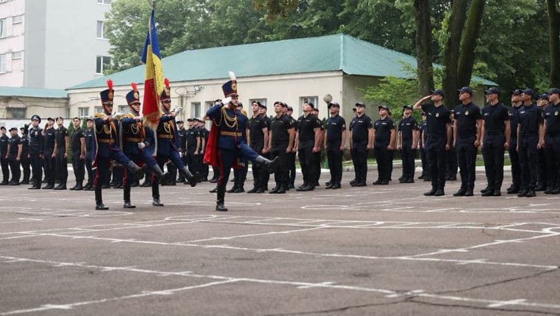 12 tineri salvatori și pompieri au depus jurământul pe 4 iunie