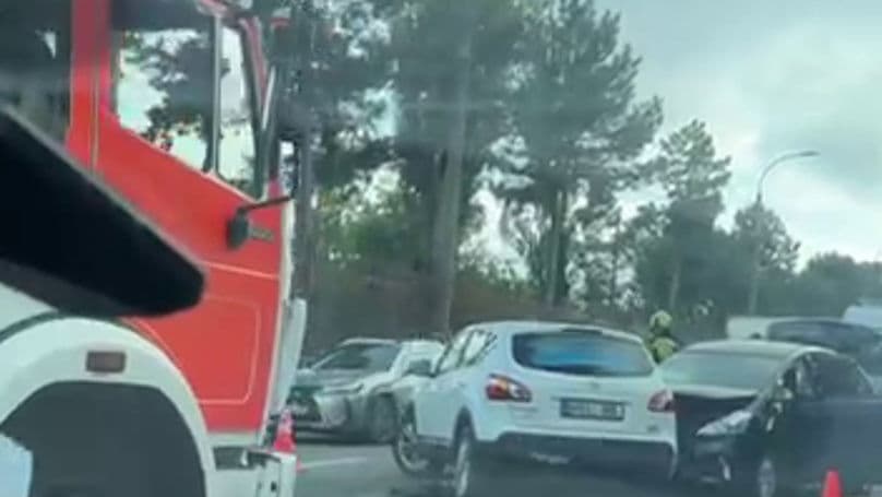 Accident grav pe strada Grădina Botanică din Chișinău: O femeie transportată la spital