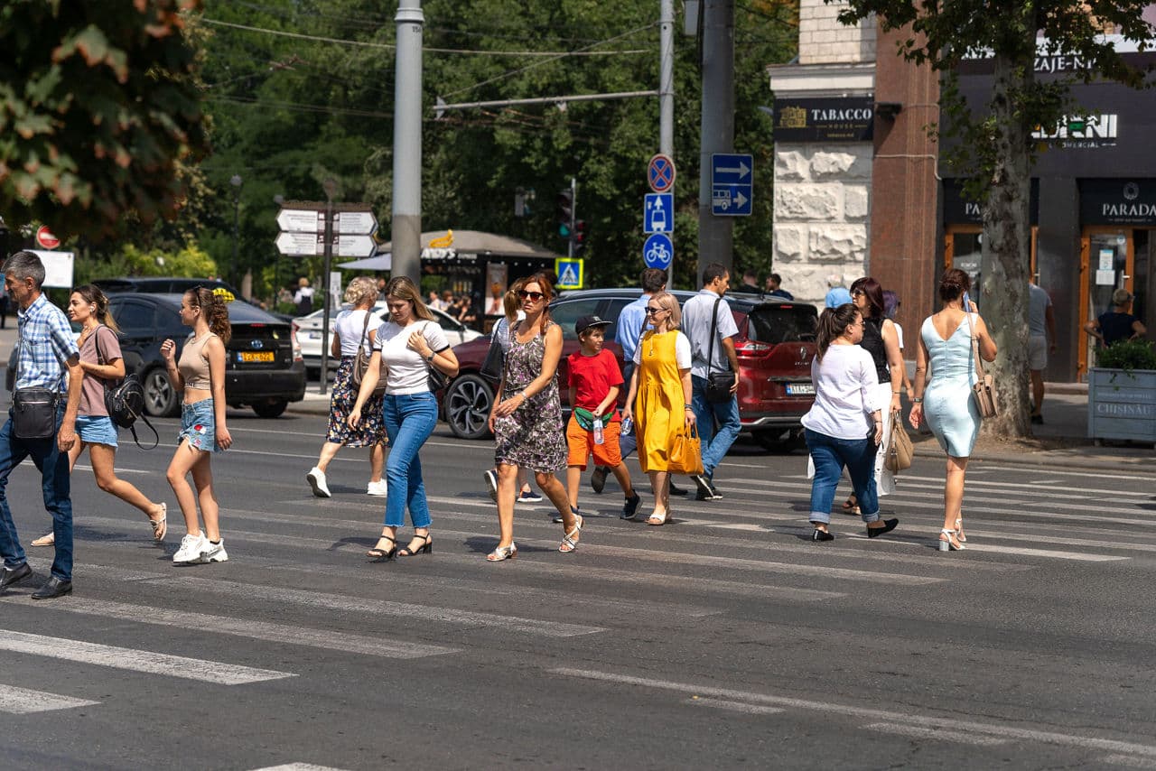 Doar 40% dintre moldoveni au un loc de muncă activ