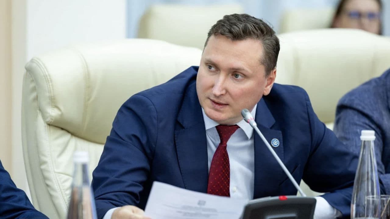 Ombudsmanul solicită deputaților să fie mai atenți la limbajul folosit