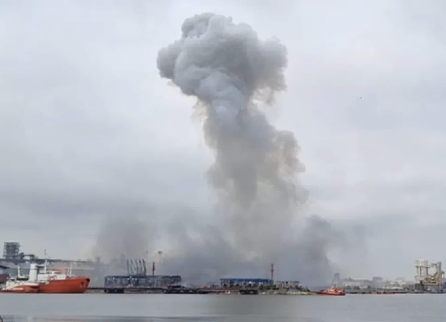 Nicușor Dan despre explozia din portul Constanța: O consecință a agresiunii rusești