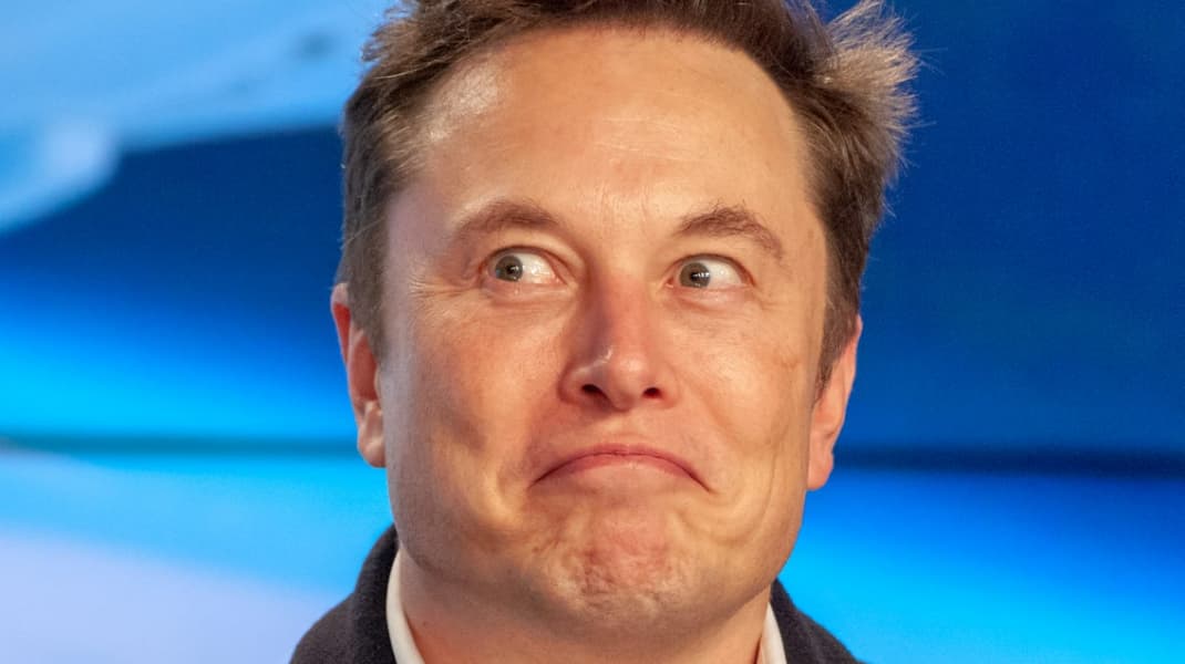 Elon Musk, pe cale să devină primul trilionar, în funcție de listarea SpaceX