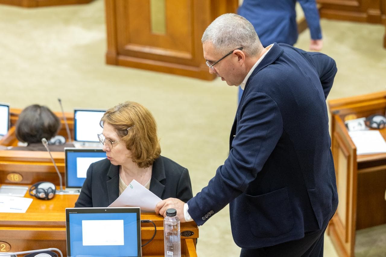 Renato Usatîi își depune cererea de retragere din Comisia de Securitate a Parlamentului