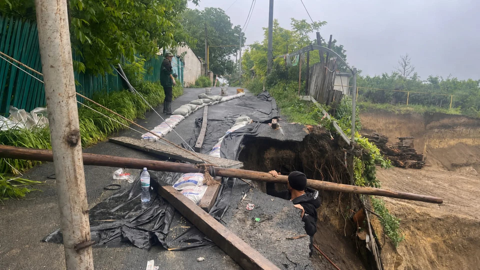 Alertă la Ialoveni: Sector de drum surpat parțial, nereguli descoperite