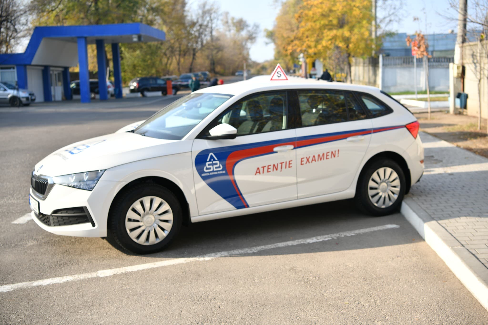 Instructorii auto pot participa la proba practică pentru permisul B